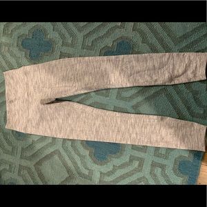 Lululemon wonder under